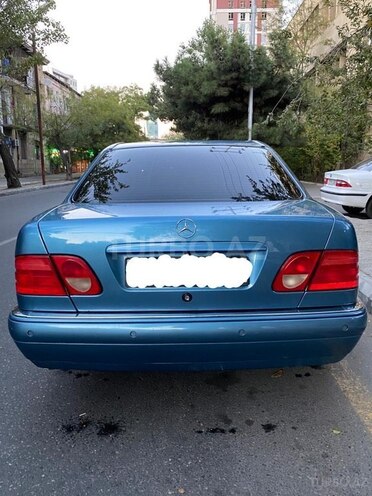 Mercedes E 240 1998, 160,000 km - 2.4 l - Bakı