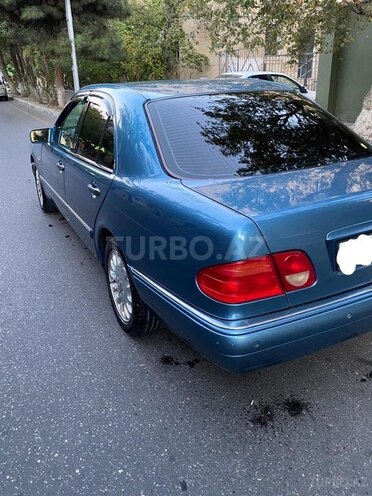 Mercedes E 240 1998, 160,000 km - 2.4 l - Bakı