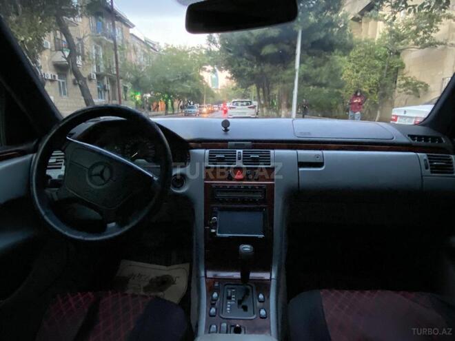 Mercedes E 240 1998, 160,000 km - 2.4 l - Bakı