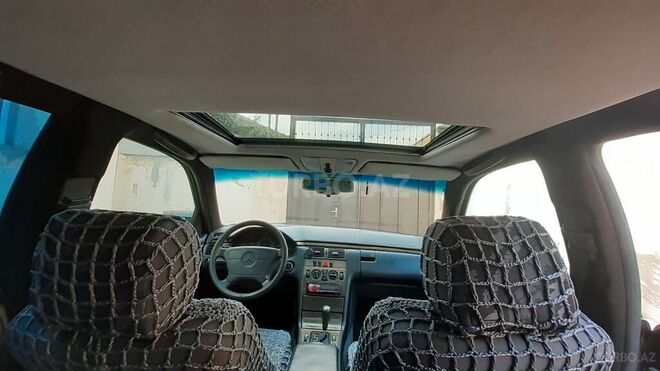 Mercedes E 230 1996, 303,000 km - 2.3 л - Bakı
