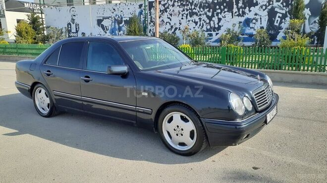 Mercedes E 230 1996, 303,000 km - 2.3 л - Bakı
