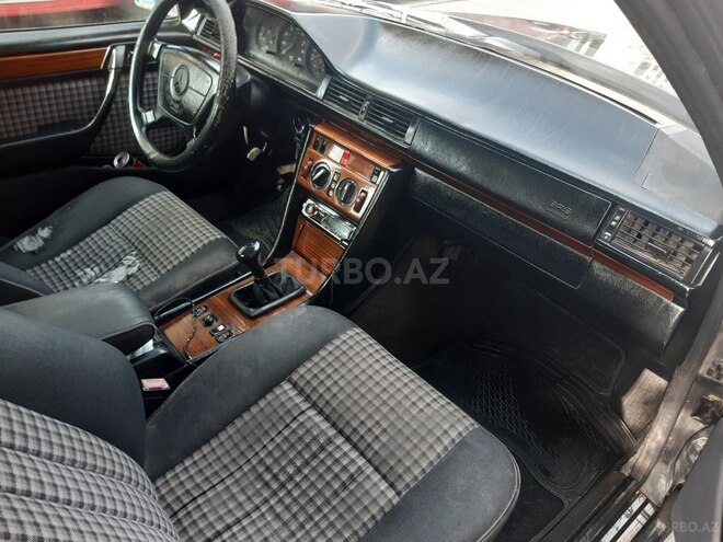 Mercedes E 200 1995, 245,000 km - 2.0 л - Bakı