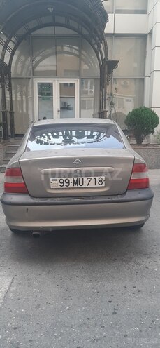 Opel Vectra 1997, 410,000 km - 2.0 l - Saatlı