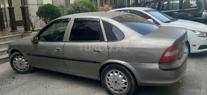 Opel Vectra 1997, 410,000 km - 2.0 l - Saatlı