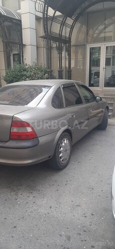 Opel Vectra 1997, 410,000 km - 2.0 l - Saatlı