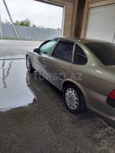 Opel Vectra 1997, 410,000 km - 2.0 l - Saatlı