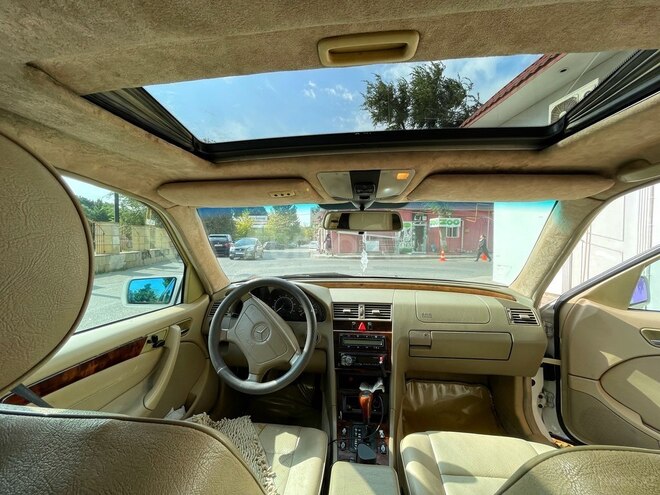 Mercedes C 230 1997, 402,000 km - 2.3 l - Bakı