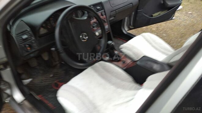 Mercedes C 180 1999, 200,000 km - 1.8 l - Zaqatala