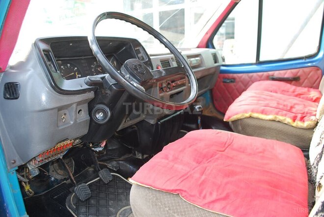 GAZ 2705 1996, 323,000 km - 2.4 l - Bakı
