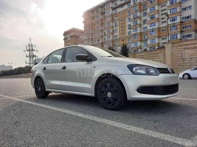 Volkswagen Polo 2014, 245,000 km - 1.6 l - Bakı