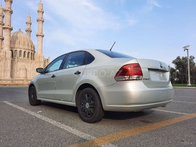 Volkswagen Polo 2014, 245,000 km - 1.6 l - Bakı