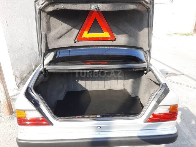 Mercedes E 230 1991, 340,000 km - 2.3 l - Bakı