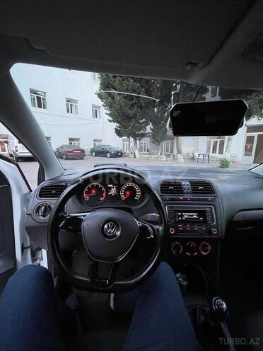 Volkswagen Polo 2015, 121,000 km - 1.6 л - Bakı