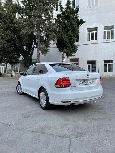 Volkswagen Polo 2015, 121,000 km - 1.6 л - Bakı