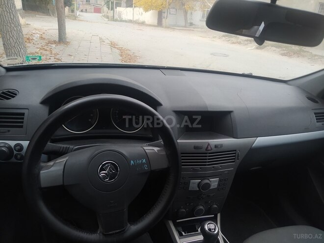 Opel Astra 2005, 240,000 km - 1.4 l - Bakı