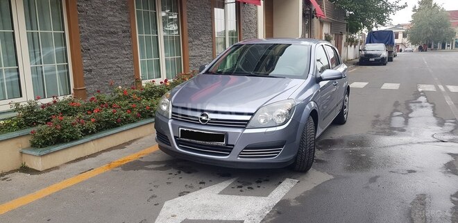 Opel Astra 2005, 209,000 km - 1.4 л - Bakı