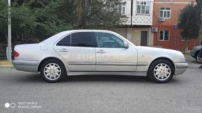 Mercedes E 260 1999, 338,128 km - 2.6 l - Sumqayıt