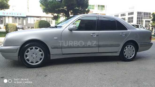Mercedes E 260 1999, 338,128 km - 2.6 l - Sumqayıt