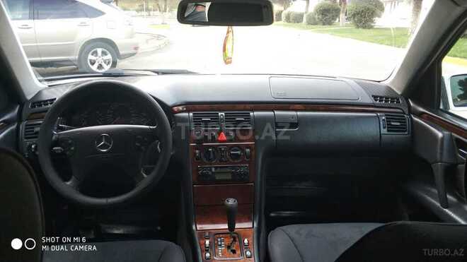 Mercedes E 260 1999, 338,128 km - 2.6 l - Sumqayıt