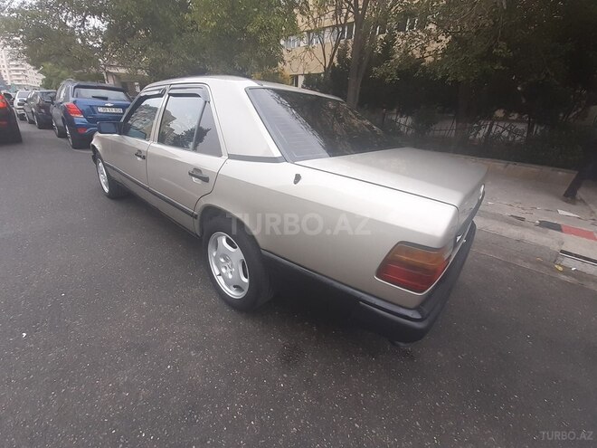 Mercedes E 300 1987, 213,000 km - 3.0 л - Bakı