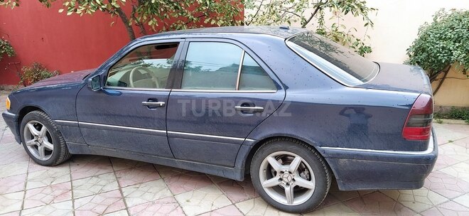 Mercedes C 230 1999, 236,000 km - 2.3 l - Bakı