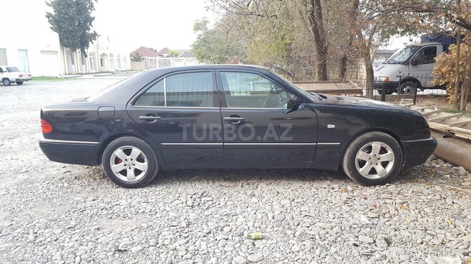 Mercedes E 220 1997, 256,874 km - 2.2 л - Ucar