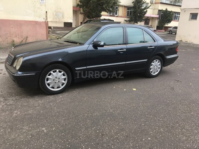 Mercedes E 240 2000, 300,000 km - 2.6 l - Bakı