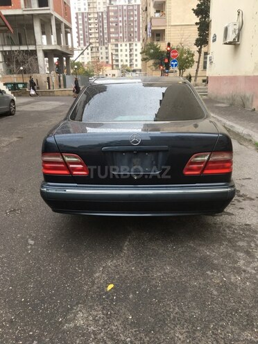 Mercedes E 240 2000, 300,000 km - 2.6 l - Bakı