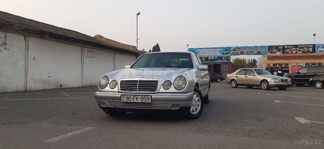 Mercedes E 240 1999, 221,000 km - 2.4 l - Gəncə