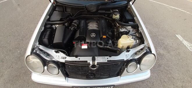 Mercedes E 240 1999, 221,000 km - 2.4 l - Gəncə
