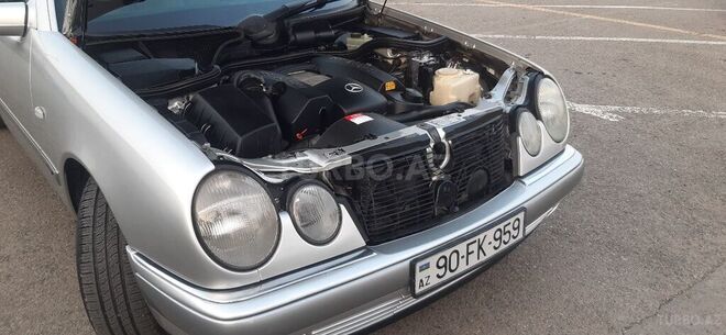 Mercedes E 240 1999, 221,000 km - 2.4 l - Gəncə