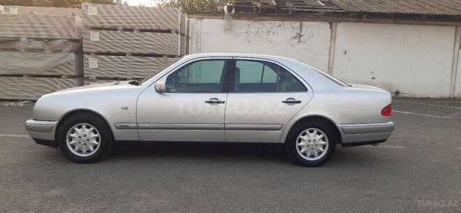 Mercedes E 240 1999, 221,000 km - 2.4 l - Gəncə