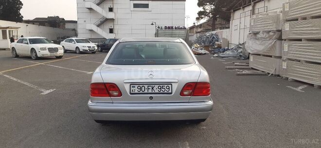 Mercedes E 240 1999, 221,000 km - 2.4 l - Gəncə