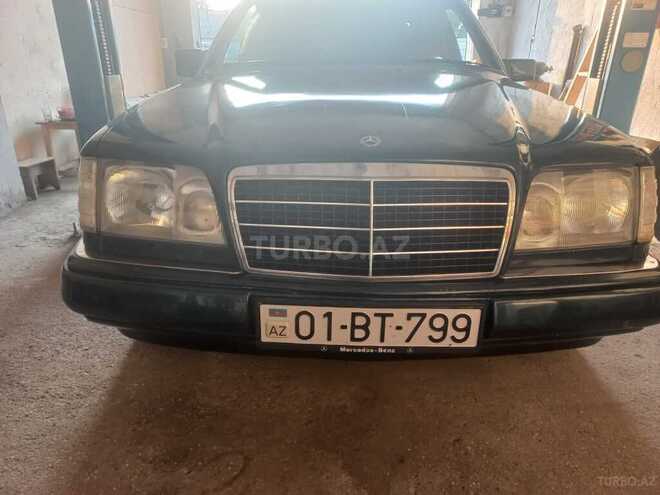 Mercedes E 220 1995, 215,000 km - 2.0 l - Astara