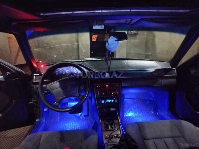 Mercedes E 220 1995, 215,000 km - 2.0 l - Astara