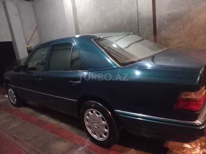 Mercedes E 220 1995, 215,000 km - 2.0 l - Astara
