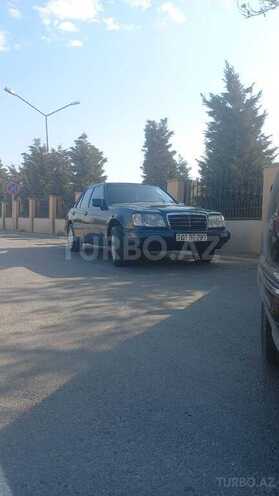 Mercedes E 220 1995, 215,000 km - 2.0 l - Astara