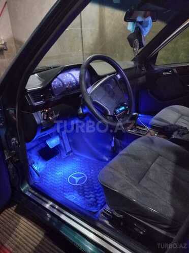 Mercedes E 220 1995, 215,000 km - 2.0 l - Astara