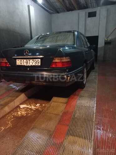 Mercedes E 220 1995, 215,000 km - 2.0 l - Astara