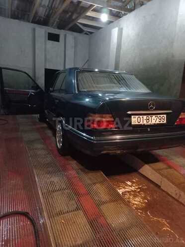 Mercedes E 220 1995, 215,000 km - 2.0 l - Astara