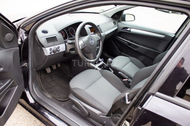 Opel Astra 2005, 176,000 km - 1.4 l - Bakı