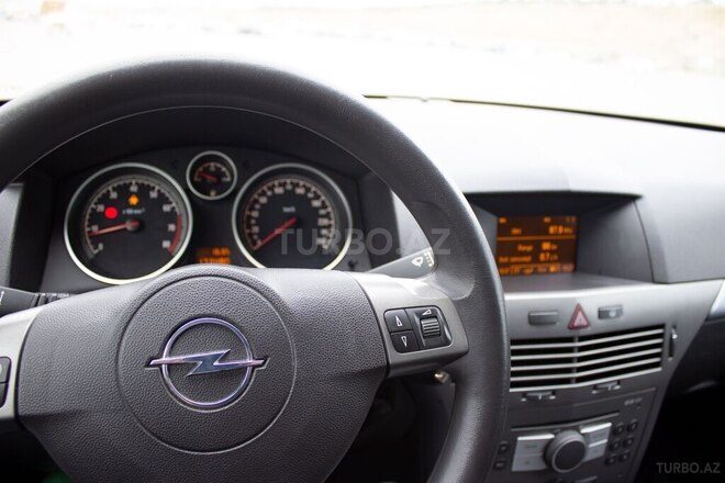 Opel Astra 2005, 176,000 km - 1.4 l - Bakı