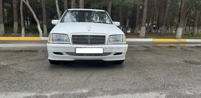 Mercedes C 240 1998, 264,000 km - 2.4 l - Sumqayıt