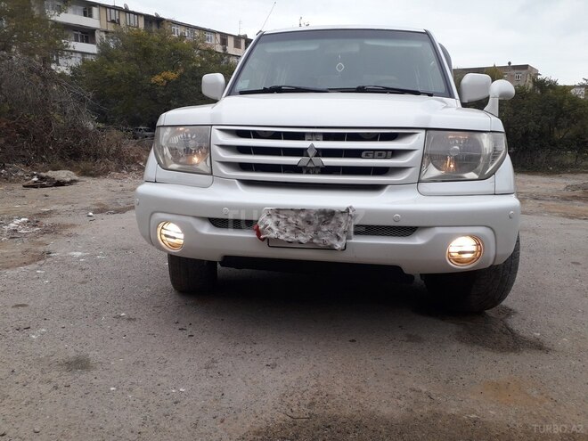 Mitsubishi Pajero io 2001, 350,000 km - 2.0 л - Bakı