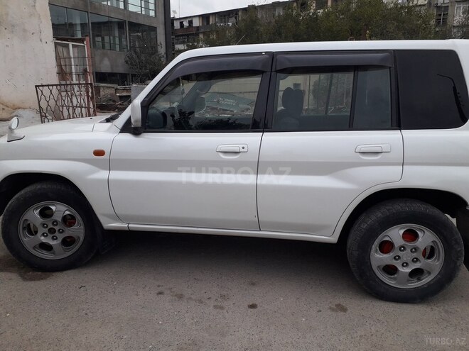 Mitsubishi Pajero io 2001, 350,000 km - 2.0 л - Bakı