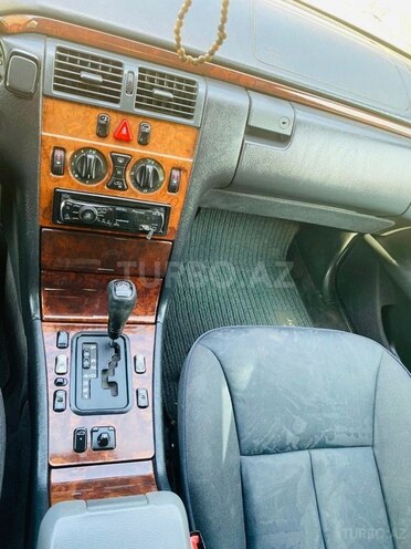 Mercedes E 240 1997, 334,000 km - 2.4 l - Zaqatala