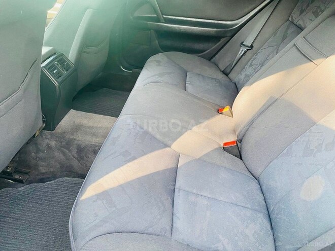 Mercedes E 240 1997, 334,000 km - 2.4 l - Zaqatala
