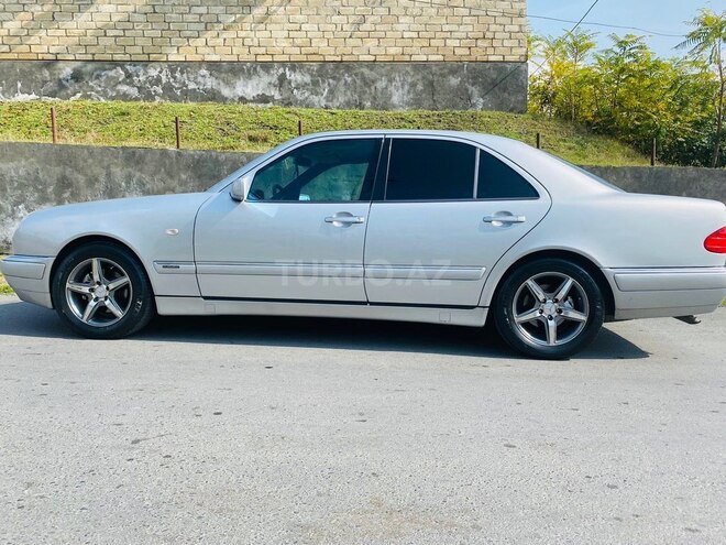 Mercedes E 240 1997, 334,000 km - 2.4 l - Zaqatala