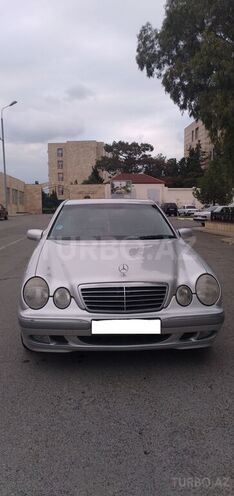 Mercedes E 240 2001, 265,000 km - 2.4 l - Bakı