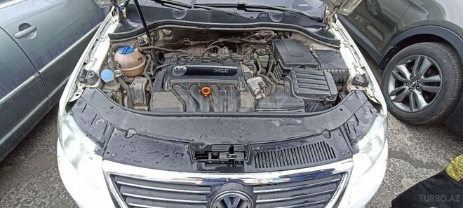 Volkswagen Passat 2005, 203,000 km - 2.0 l - Bakı